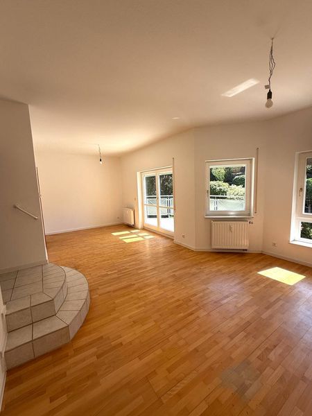 Helle 4-Zimmer-Wohnung mit Balkon, Garage und Stellplatz in ruhiger Randlage von Leingarten